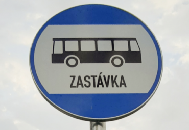  Dodatkové tabule na autobusových zastávkách